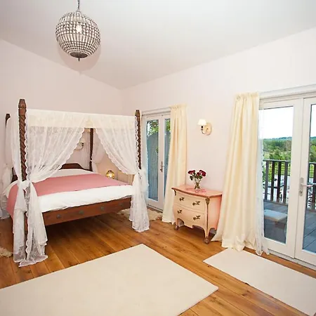 The Three Towers Eco Lodge ラウレア