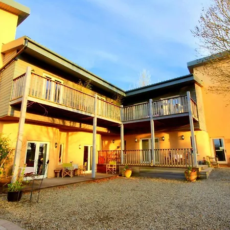 The Three Towers Eco Lodge ラウレア