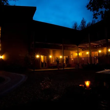 The Three Towers Eco Lodge ロッジ *